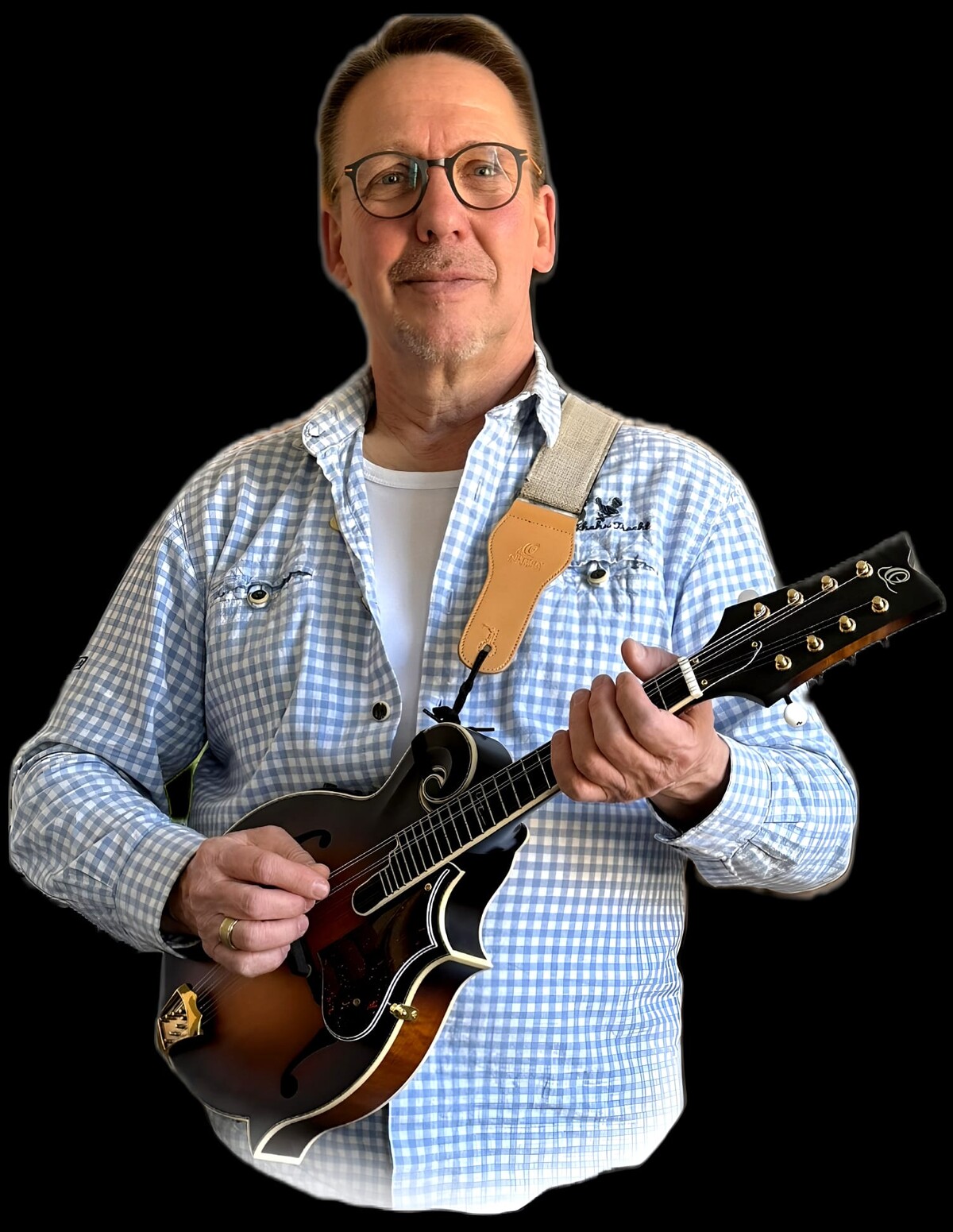 Bernd Müller Portraitaufnahme mit Mandoline vor schwarzem Hintergrund