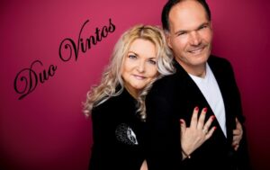 Duo Vintos Conny und Vinzent auf der Bühne